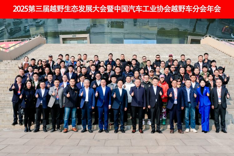 1766417404-574d12175426d49